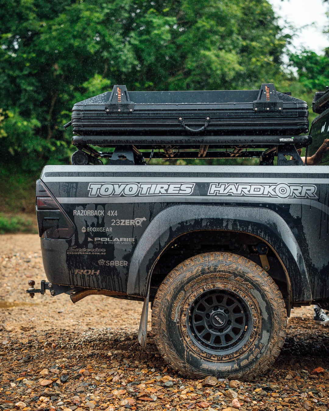 YOWIE AX ROOF TOP TENT