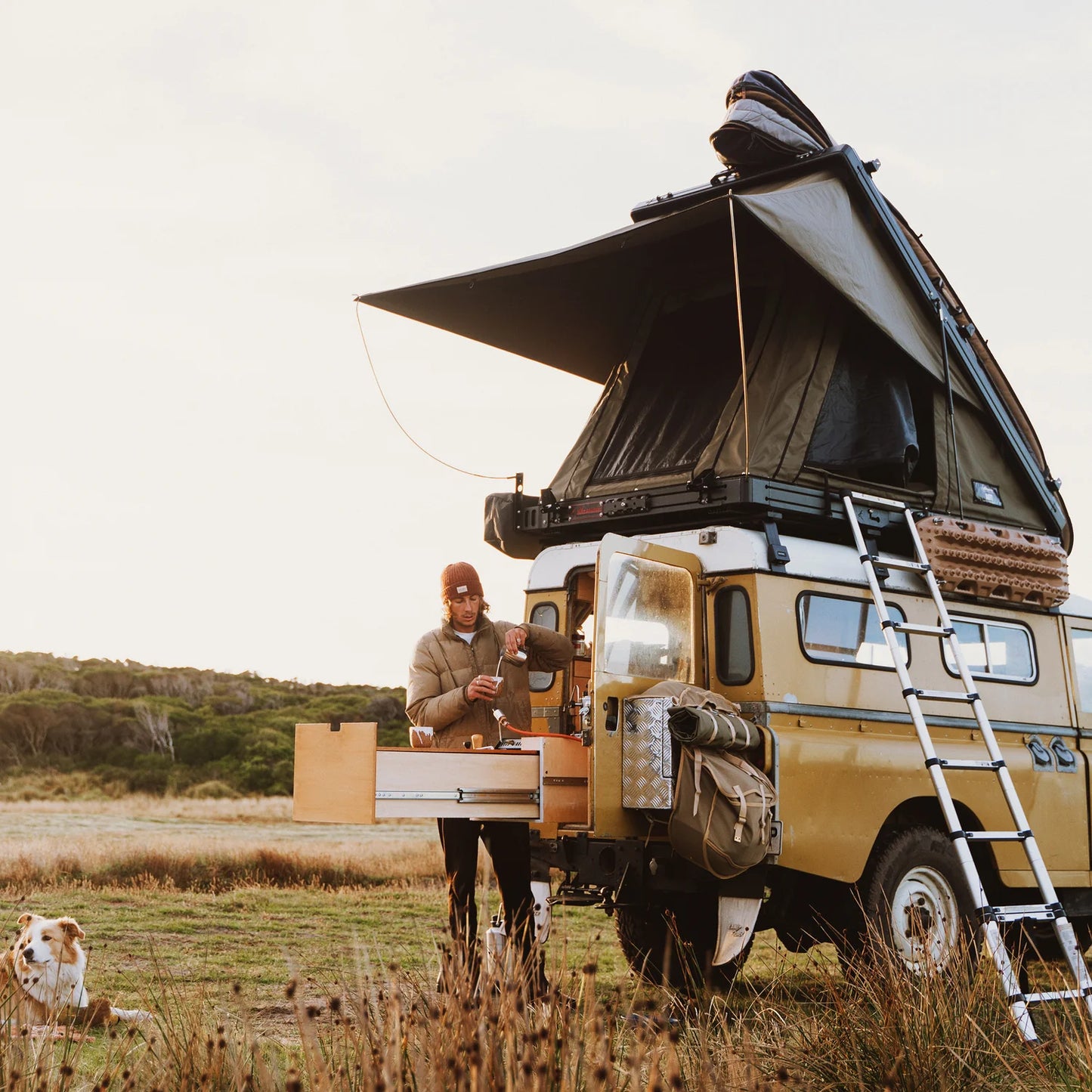AX27 Clamshell Rooftop Tent